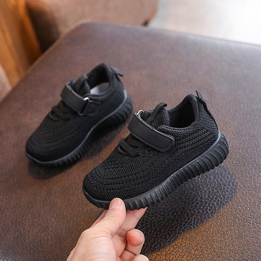 Tênis Infantis de Primavera Novas Tendências Versáteis Tênis de Menina Confortáveis Solado Macio Antiderrapante Sapato Simples de Menino Respirável Sapatos Casuais Clássicos