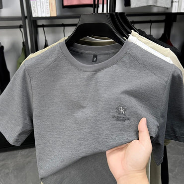 2025 New Men's Korean Style Fashion Badge Short Sleeved Sleeve Round Neck T-shirt Casual and Comfortable Summer Versatile Top