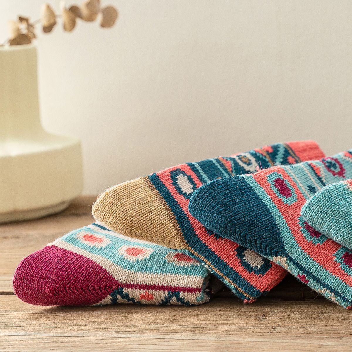 5 Pairs New Man Women Thick Winter Warm Socks Retro Style Dot Wave Pattern Couple Models Free Size