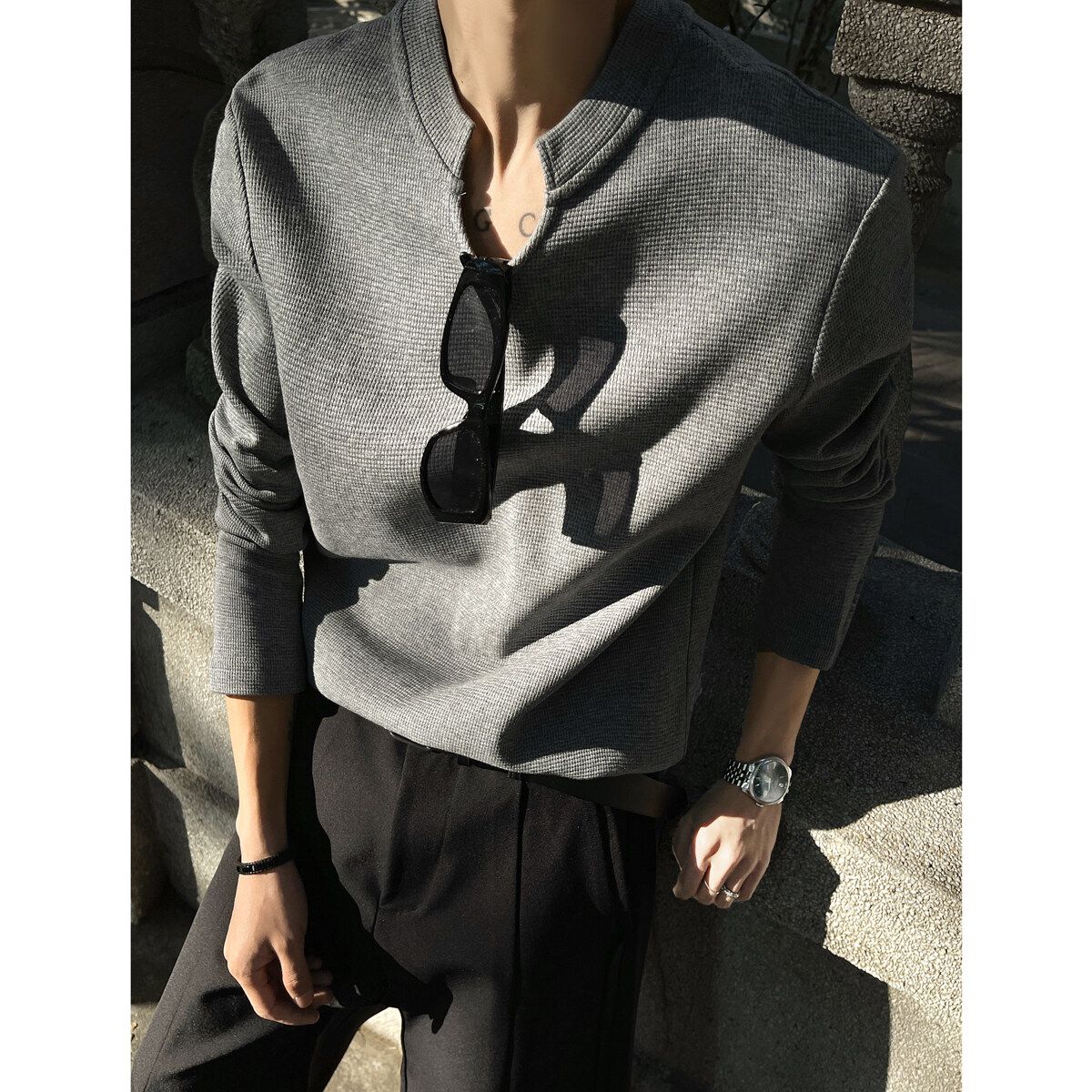 Mens Slim Fit Long Sleeve V-Neck T-Shirt Solid Color Spring  Casual Basic Top  Plain Tee Shirt Breathable Comfort Stretch Soft