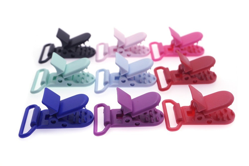 100 Pcs 20 Color Mixed Hot D Shape 25mm Plastic Baby Pacifier Clip Holder Newborn Baby Dummy Soother Bib Toy Chain Gift