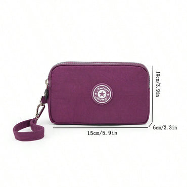 The 3-layer zipper clutch is lightweight, compact and versatile for ladies. It can be used with mobile phones or loose change