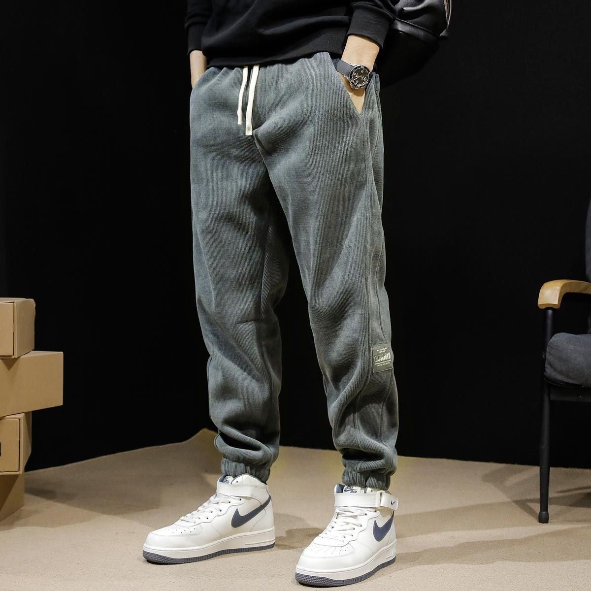 Autumn and Winter Men's Corduroy Casual Trousers Leggings Sweatpants Loose and Versatile Construction Site Pants Men's Trousers