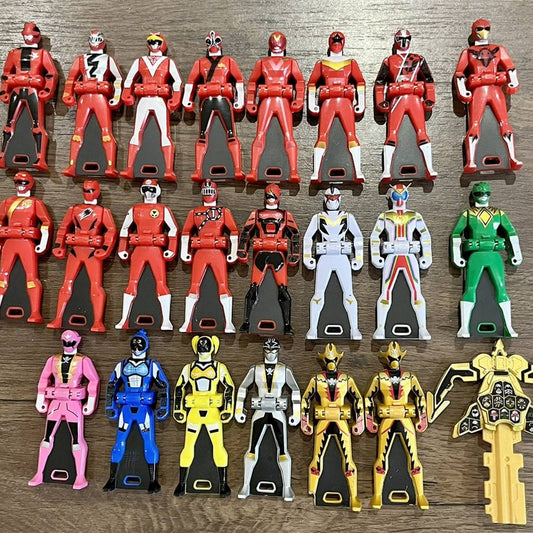 Bandai Authentic Kaizoku Sentai Gokaiger Me Ranger Key 35 Crimson Key Set Pb Limited - Non-Brand-New Birthday Gift Toys