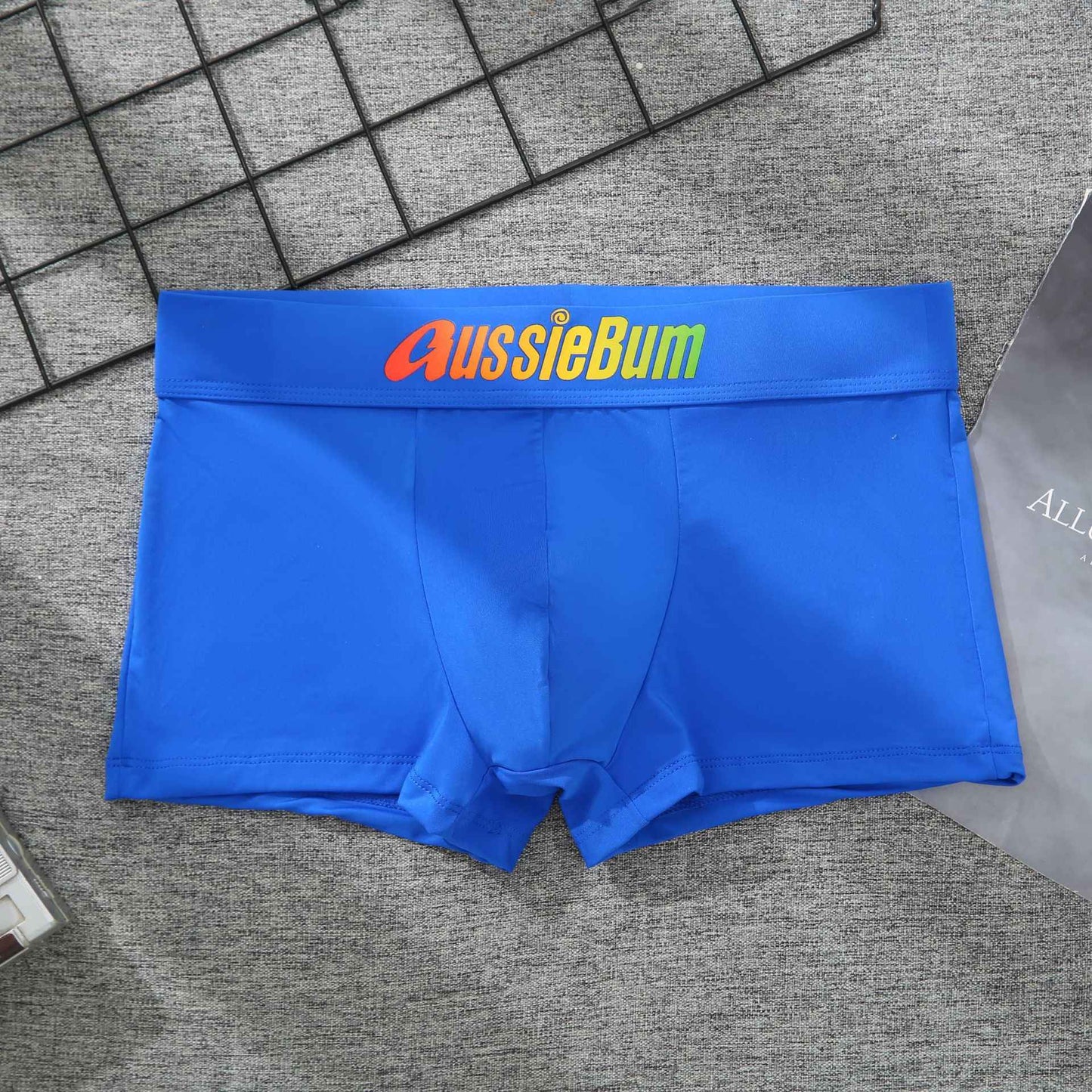 Men's boxer panties, milk silk low rise U convex bag stretch breathable comfortable youth shorts