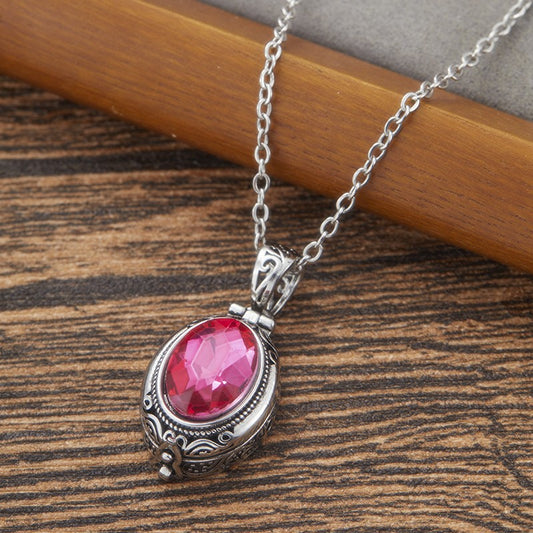 Fashion Vintage Style Green Crystal Pendant Retro Carved Gawu Can Open Photo Box Openable Style Pendant Necklace for Women Men