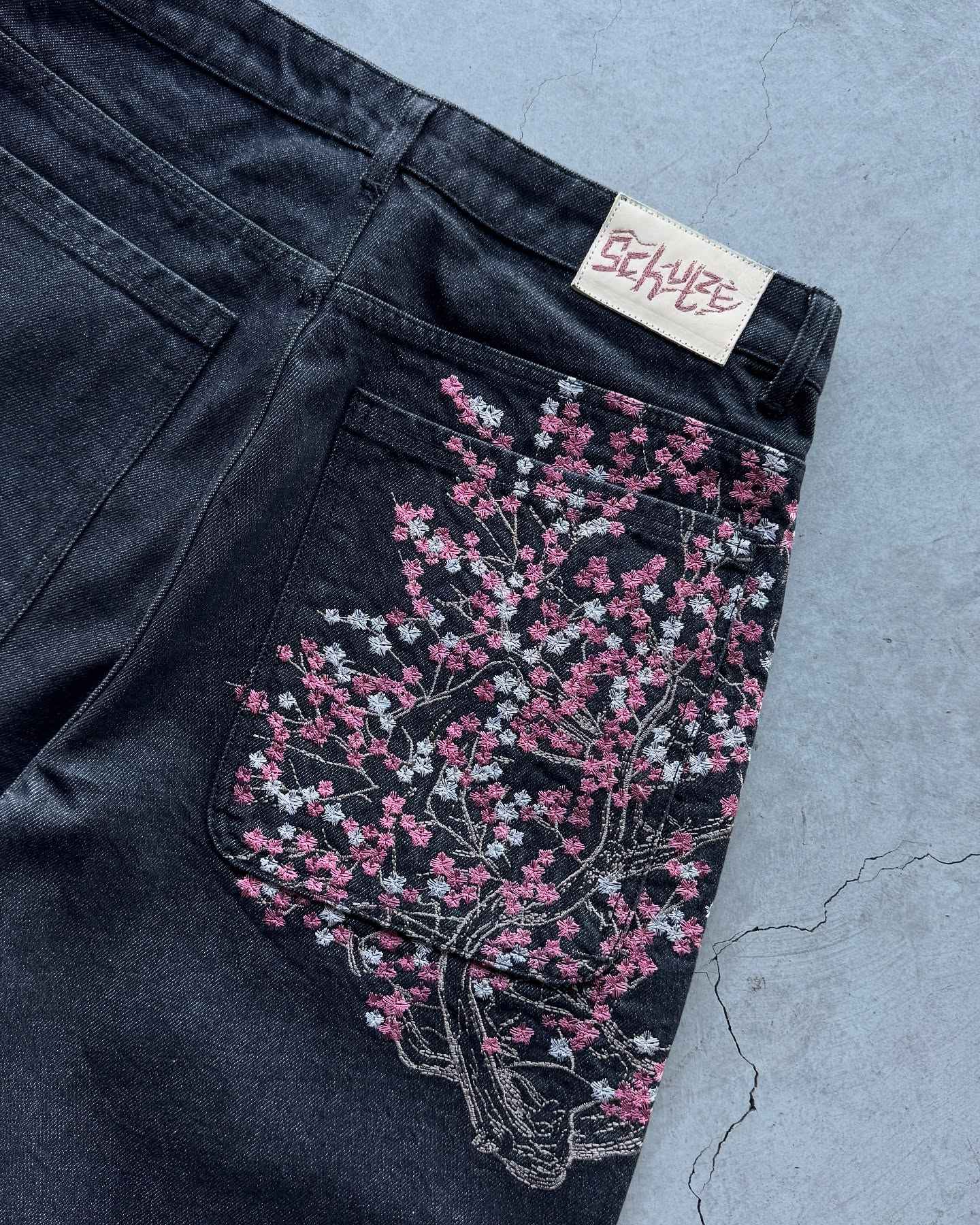 Fashion Cherry Blossom Pocket Embroidery Jeans Shorts Men Women Retro Baggy Black Denim Short Y2k Jorts Hip Hop Streetwear Pants