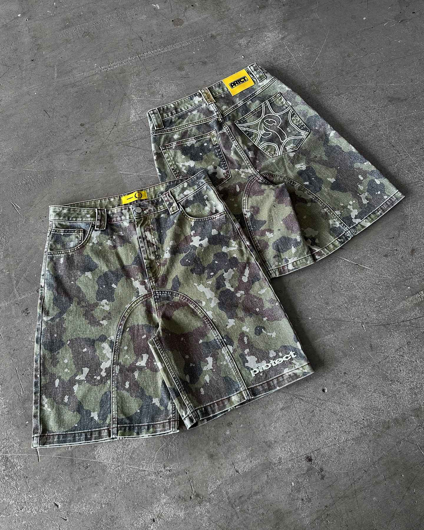 Retro Leaves Camouflage Denim Shorts Y2K Jeans Men Hip Hop Lettering Embroidery Retro Baggy Shorts Low Waist Over The Knee Pants