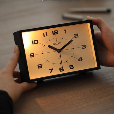 1PC Retro Small Alarm Clock Desktop Ornament Elderly Silent Square Living Room Table Clock Desktop Home Decoration