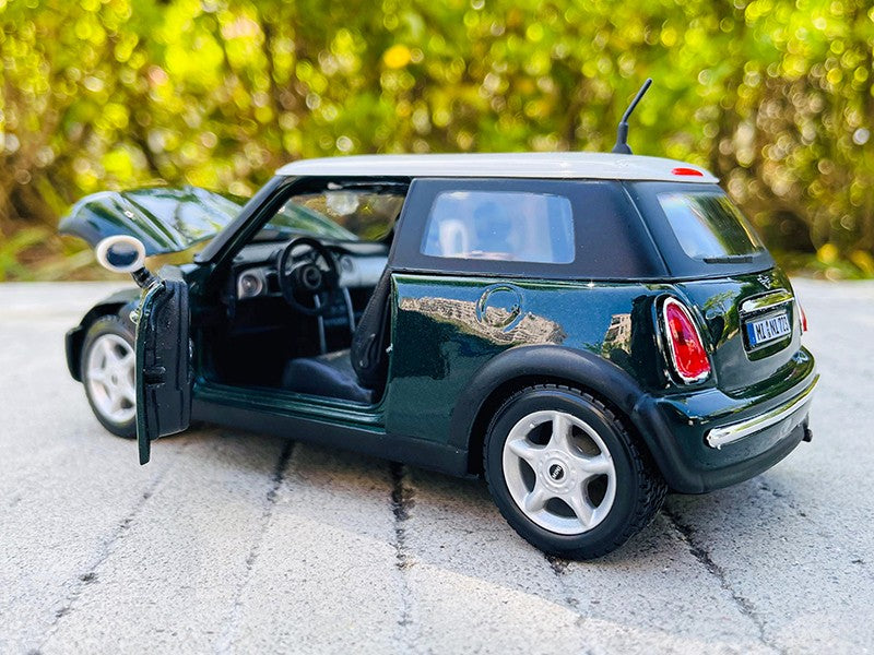 Maisto 1:24 BMW MINI Countryman verde liga super carro de brinquedo simulação liga modelo de carro artesanato decoração coleção brinquedo ferramentas presente