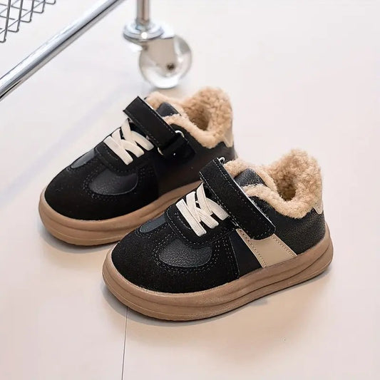 Boys Girls Winter Warm Shoes for Kids Sports Sneakers Fleece-Lined Soft Rubber Sole Anti Slip Retro Frosted Leather Casual Shoes