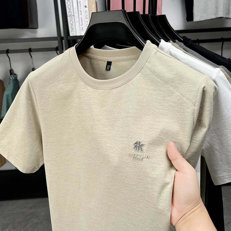 2025 New Men's Korean Style Fashion Badge Short Sleeved Sleeve Round Neck T-shirt Casual and Comfortable Summer Versatile Top