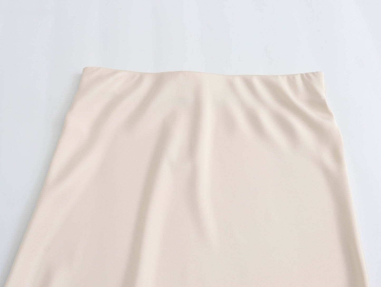 XNWMNZ Women's Fashion 2023 Flowing Satin Midi Skirt Women Vintage Elastic High