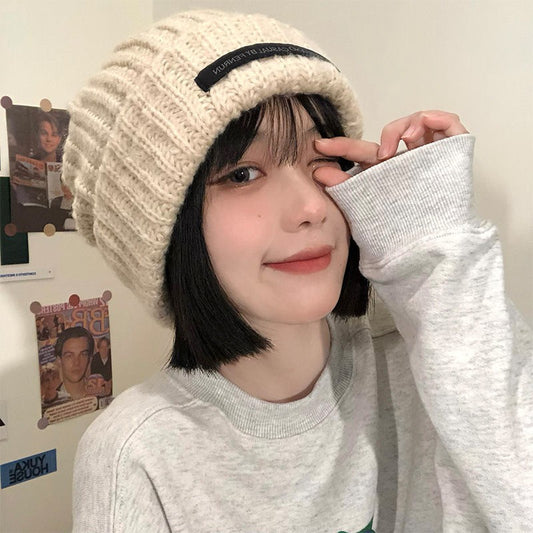 Gorro de Tricô Quentinho Feminino Outono Inverno Novo Suave Confortável com Apliques Acessórios de Moda para o Frio
