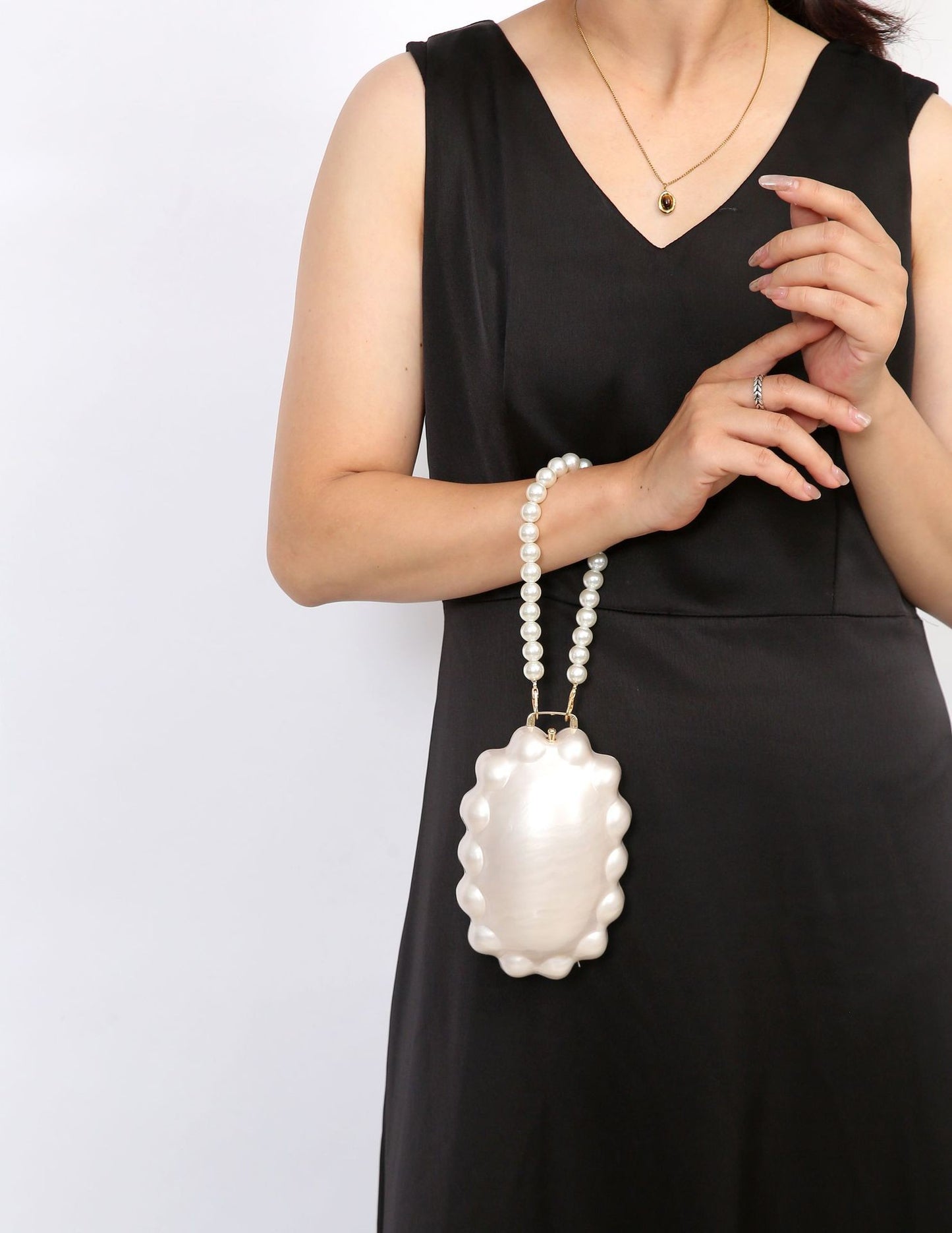 Daisy Shape Fashion Acrylic Shell Clutch Evening Bags Wedding Party Women Bead Luxury Brand