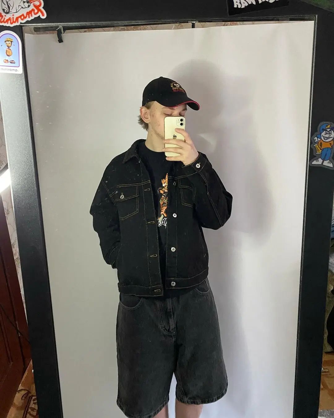 Retro Hip hop Embroidery Graphic Pants Cartoon Streetwear Denim Shorts Y2k Baggy Jorts Harajuku Gym Basketball Shorts Men