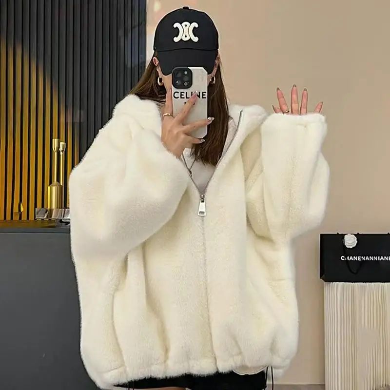 Winter New Short Fur Lined Leather Jacket Women's Hat Integrated Eco-friendly Lamb Fur Vest Women's Regular Style Coat