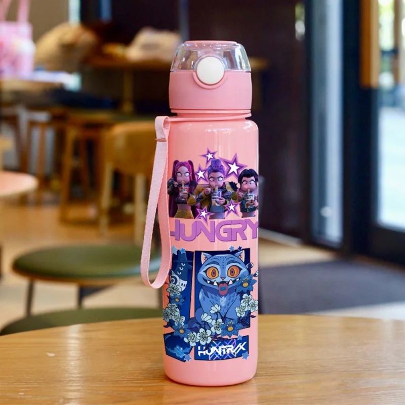 Garrafa de água Kpop Demon Slayer com canudo 700ml Copo de anime de verão para crianças Meninas Meninos Caneca esportiva ao ar livre Acessório de escola e escritório Presente