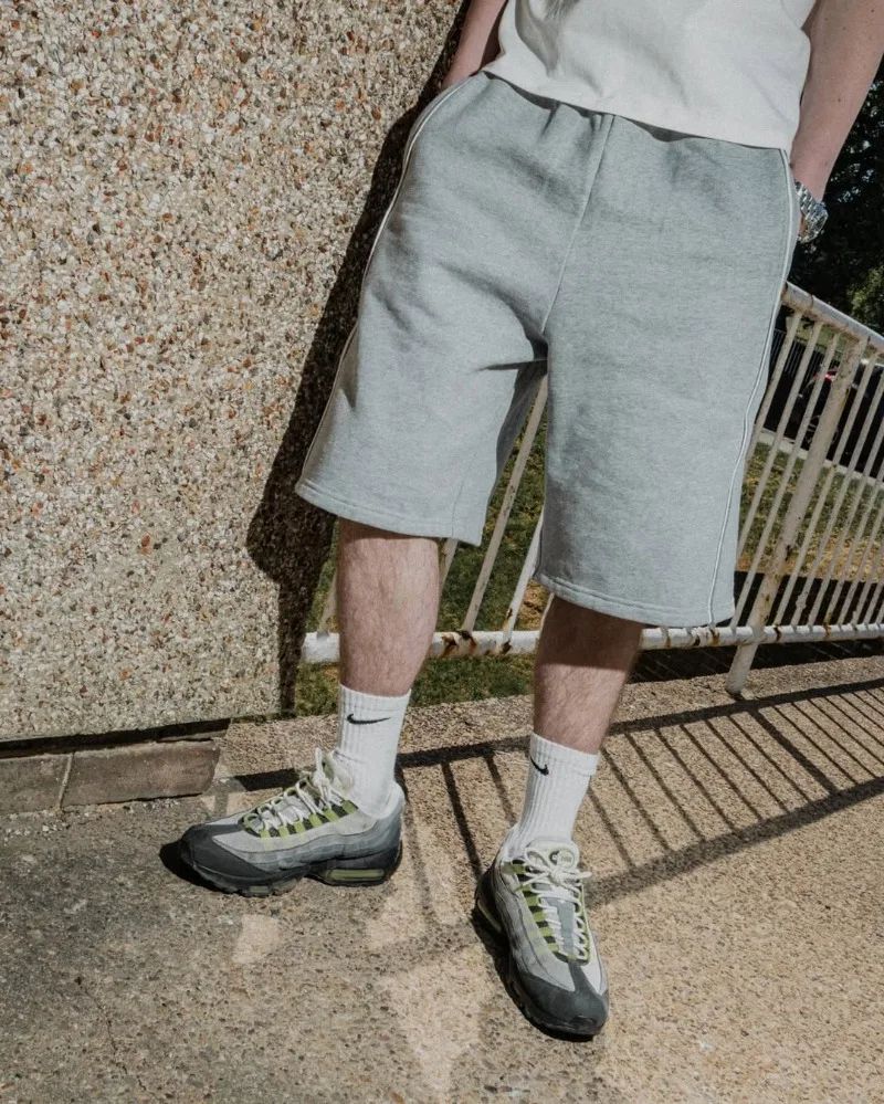 Shorts Masculinos Soltos Casuais Listrados com Cabeça de Dragão Hip-hop Americano 2025 Calças Retas Oversized de Moda Punk Retrô Feminina