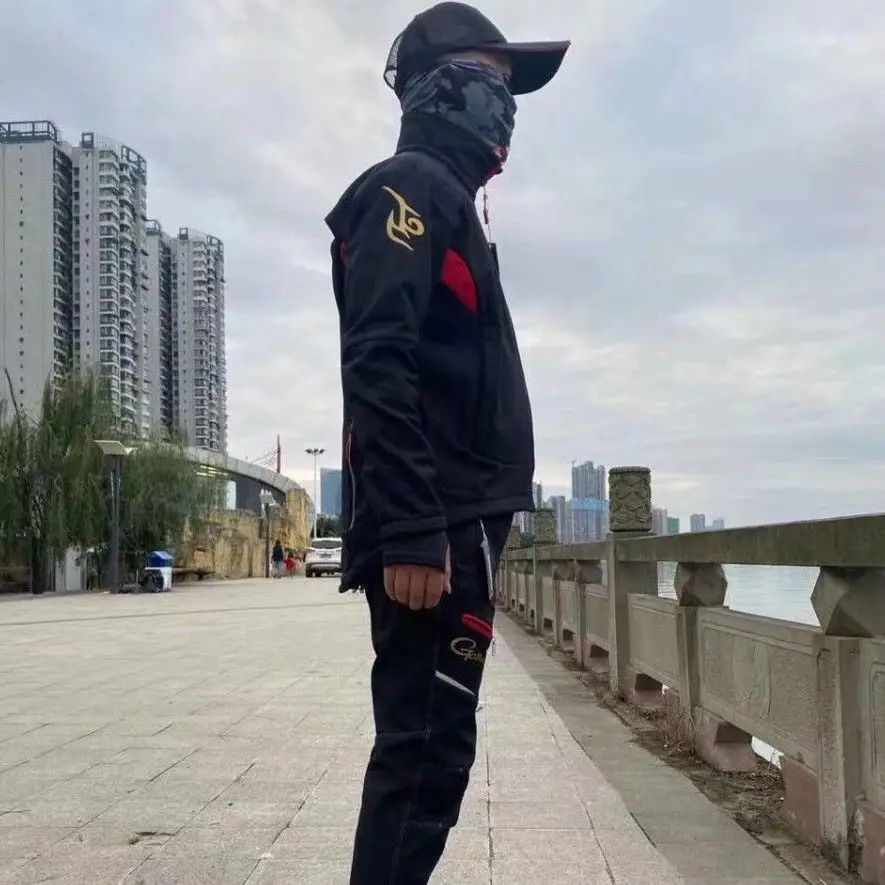 Novo Conjunto de Roupas de Pesca Outono Inverno GM Masculino, Conjunto de Calça e Jaqueta de Pesca Impermeável, Respirável e Quente de Fleece para Montanhismo