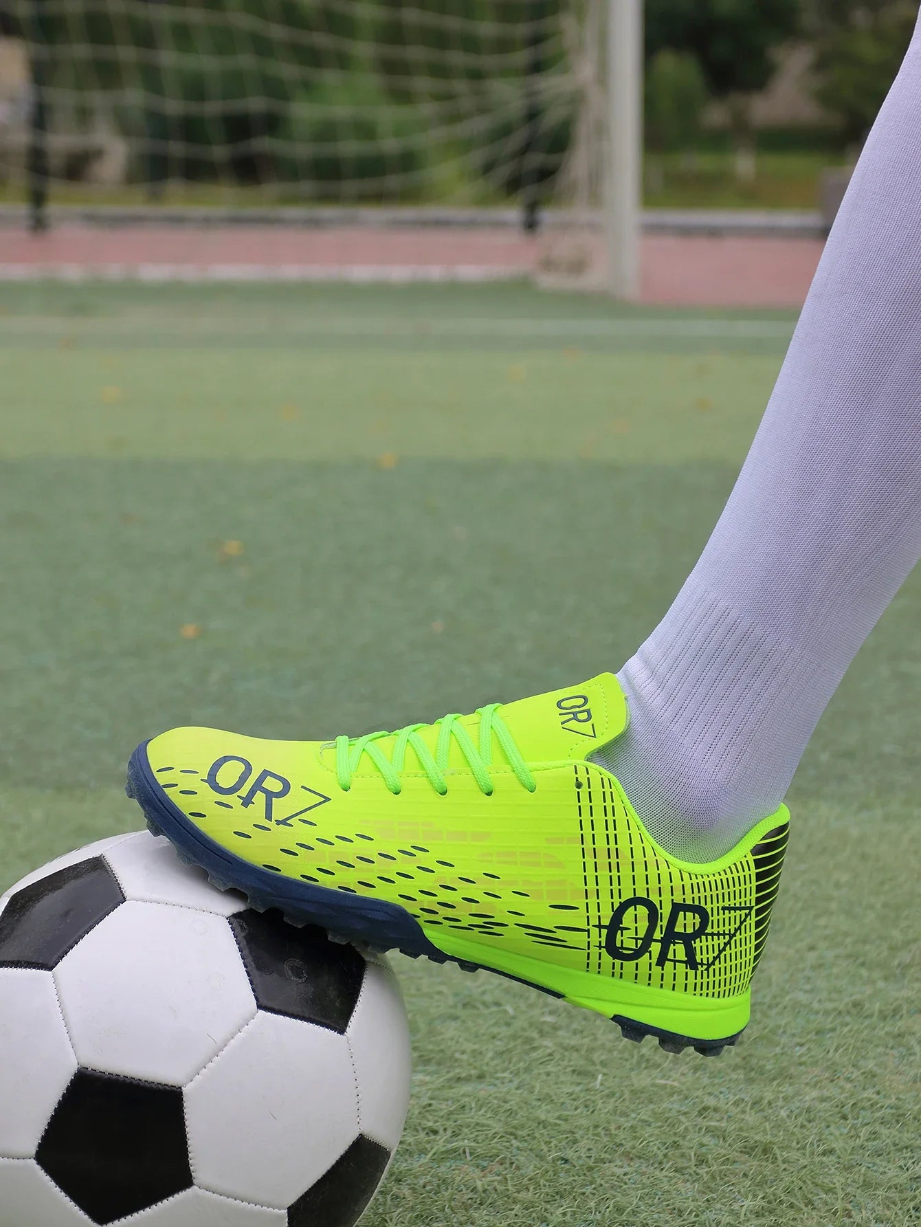 TF/FG Football Field Boots Original Men Women Studded Football Shoes Turf Match Ultralight Soccer Shoes Cleats Unisex Resistant