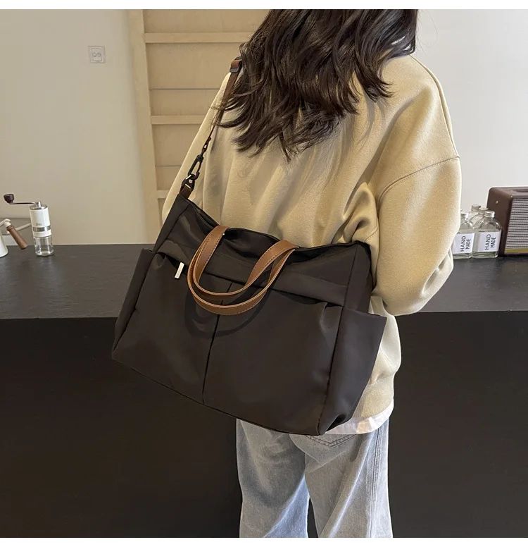 Designer Women's Tote Bag Spacious Nylon Handbag Multiple Pocket Large Capacity Commuting Shoulder Bag Lightweight Shopping