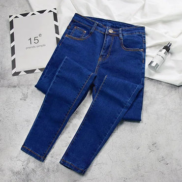 Plus Size High Waist Black Jeans Women's Spring Autumn Fashion Slim Fit Nine Point Cotton Denim Pants with Button Decoration