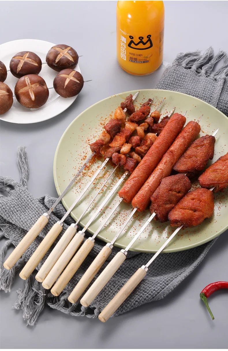 New Wooden handle anti-scalding barbecue skewers can be reused 304 stainless steel metal barbecue skewers wide skewers