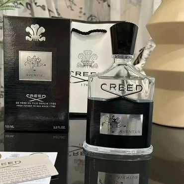 Perfume original Aventus colônia masculina 100ml tem uma fragrância duradoura.