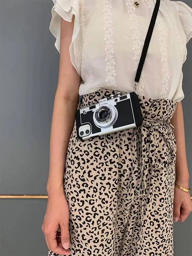 Capa de Couro Emily Em Paris Câmera Retrô 3D para IPhone 11 13 14 15 16 Pro Max 12 Mini XS XR X 7 8 Plus SE 2022 Acessórios IPhone