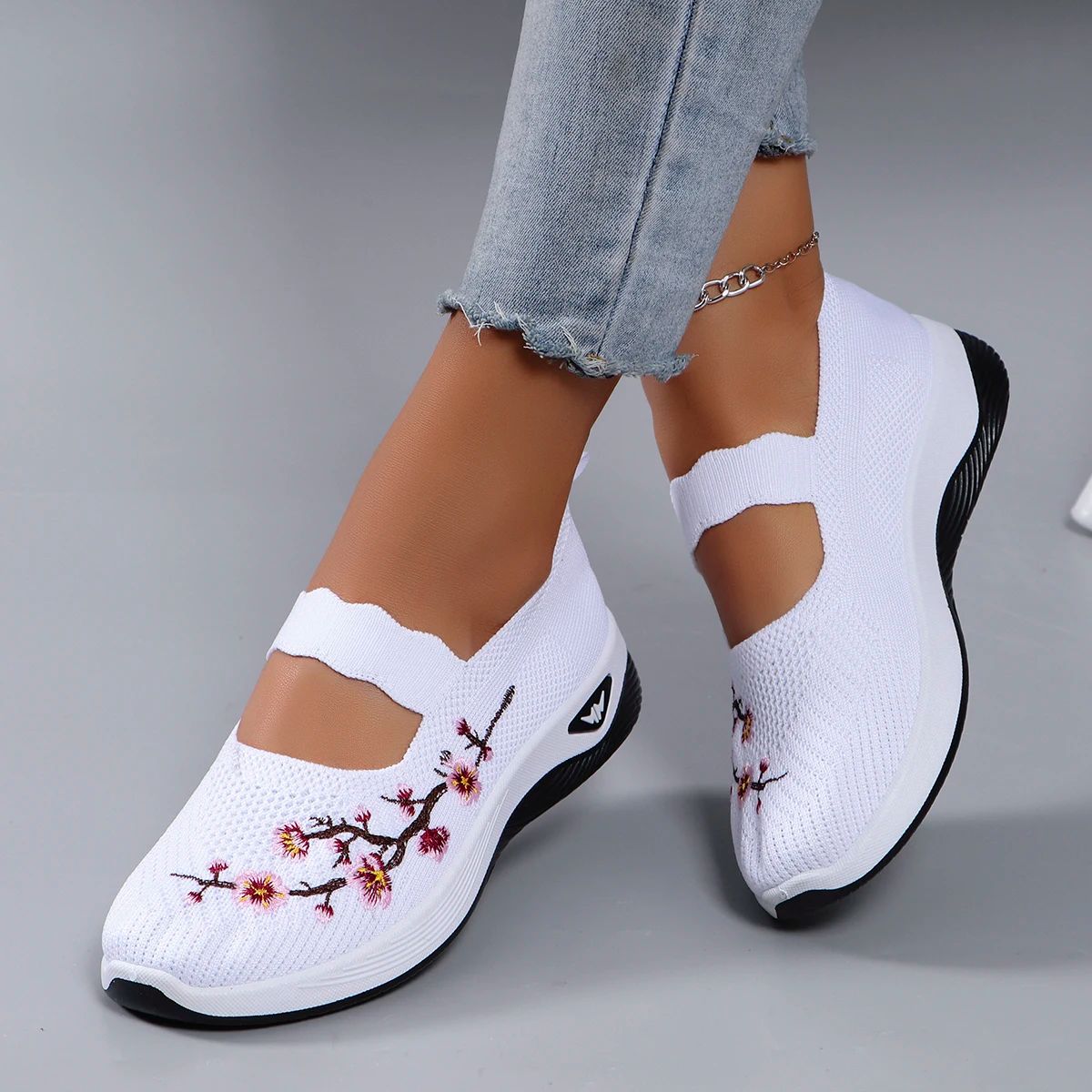 Women's Summer Casual Sneakers - Breathable Mesh Flats for All-Day Comfort