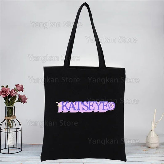 New Hot Top Fashion Bag KATSEYE Korean Shopping Bag Print Original Design White Unisex Fashion Travel Canvas Bags