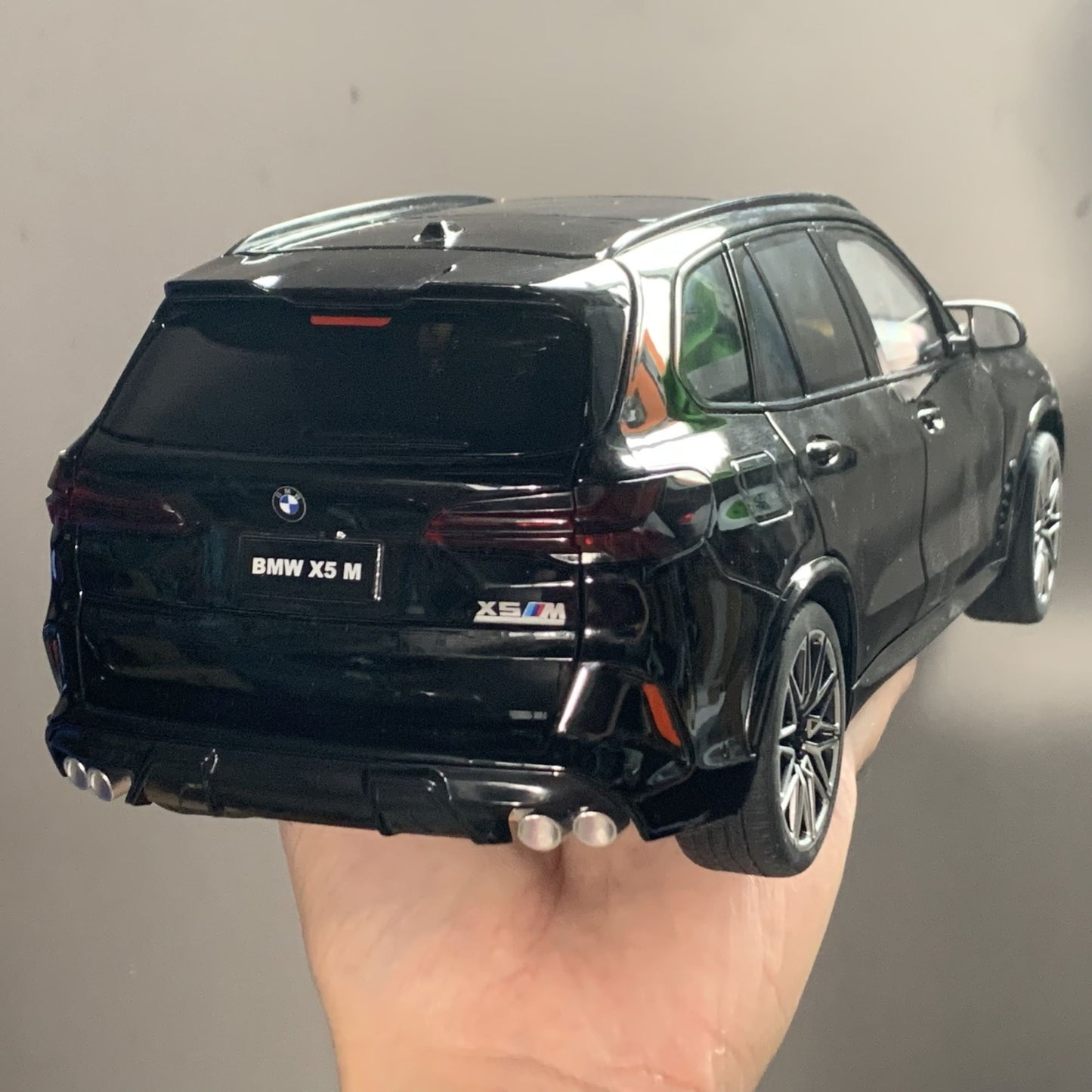 1:18 2025 BMW X5 M Competition LCI SUV Carro Miniatura de Metal Fundido Modelo para Exibição de Mesa Decoração de Veículo em Miniatura Presente