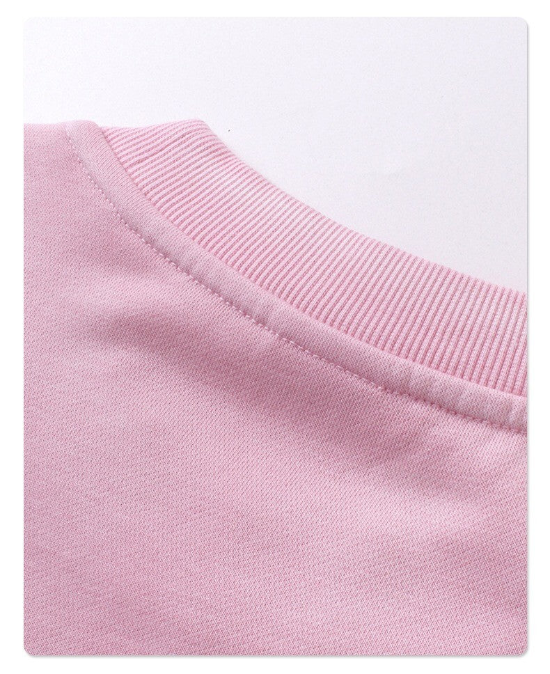 A shirt and shorts suit(You can buy them separately. Please buy both shirts and shorts for the suit)