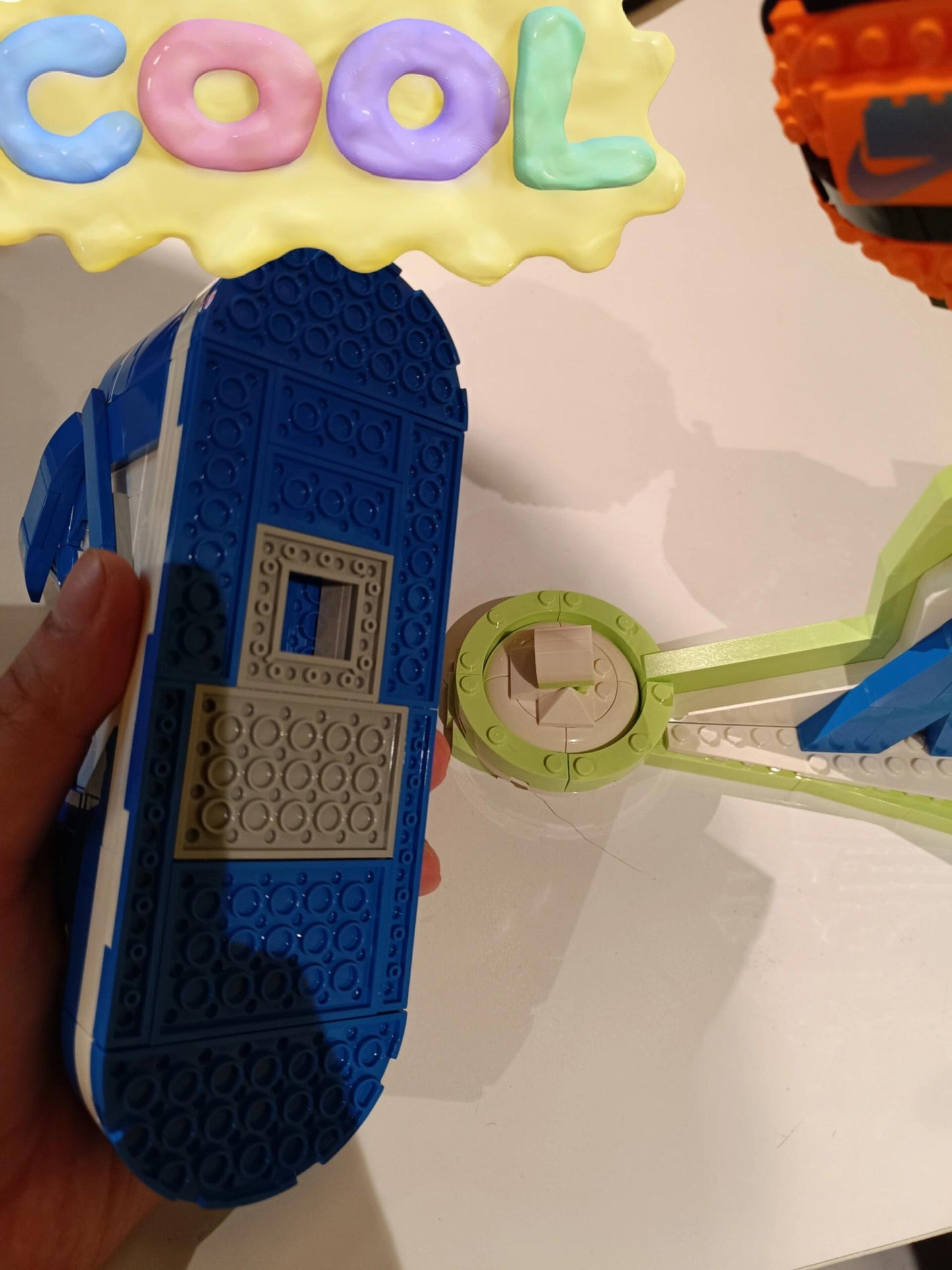 Conjunto LEGO® Nike Dunk X 43008 Blocos de Construção para Meninas, Meninos e Fãs de Esportes com 10+ Anos 1180 Peças Presente de Aniversário e Natal