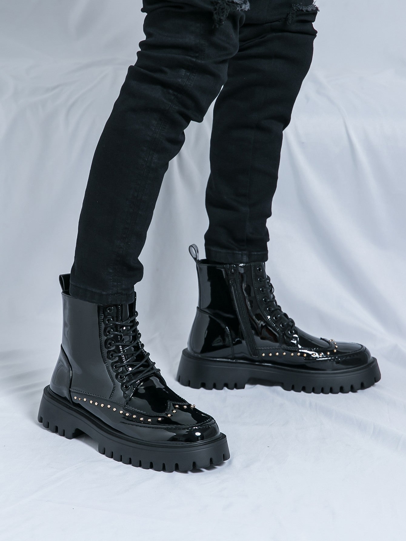 Fashion Rivet Designer Men Boots Motorcycle Pointed Toe Luxury Middle Ankle Short Leather Boots Men Punk Business Dress Shoes