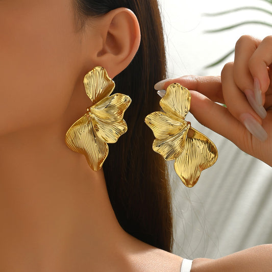 Elegant Ginkgo Leaves Half Flower Stud Earrings for Women Design Sense Gold Color Petals Piercing Earrings Ladies Jewelry