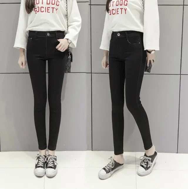 Plus Size High Waist Black Jeans Women's Spring Autumn Fashion Slim Fit Nine Point Cotton Denim Pants with Button Decoration