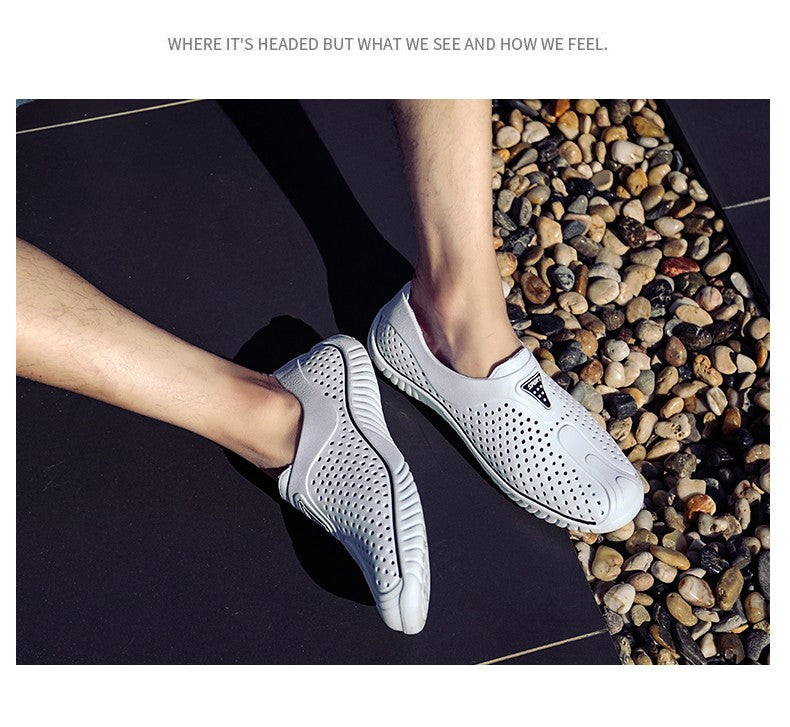 2025 Breathable Summer Men Slippers Outdoor Water Shoes Hollow Ultra Light Beach Shoes Casual Men Sandals Black Garden Shoes