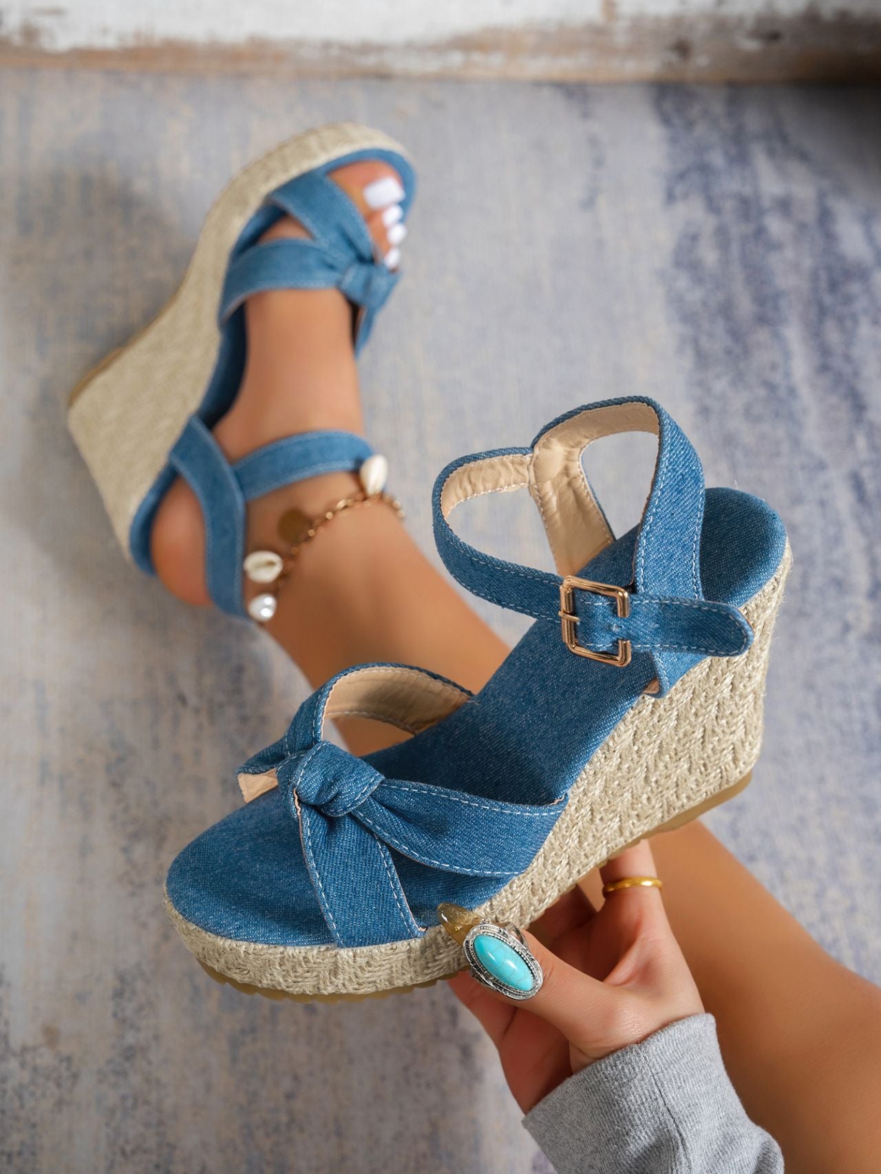 2025 New Summer Comfortable Round Toe Buckle Thick Sole Casual Sandals Fashionable Wedge Banquet High Heels Women's Shoes