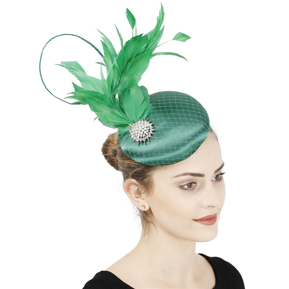 Lindo Fascinador de Cabelo de Cetim Magenta Festa Noturna Formal Chapéu para Senhoras de Igreja Chapéu de Casamento Nupcial com Penas