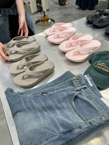 OOFOS NEW Sandals - Lightweight Recovery Shoes Slippers Men Women Soft Bottom Indoor Home Slides Sandals Light Beach Shoe