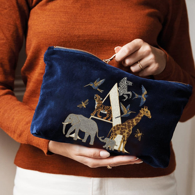 Cute Animal Letter Print Velvet Clutch Makeup Bag - Fashionable And Stylish Cosmetic Pouch for Women