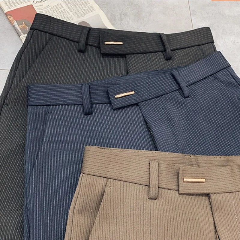 Calça Social Listrada Masculina Slim Fit com Tornozelo Justo Calça Social Masculina para Escritório e Festa Calça Social Masculina para Negócios Slim Fit