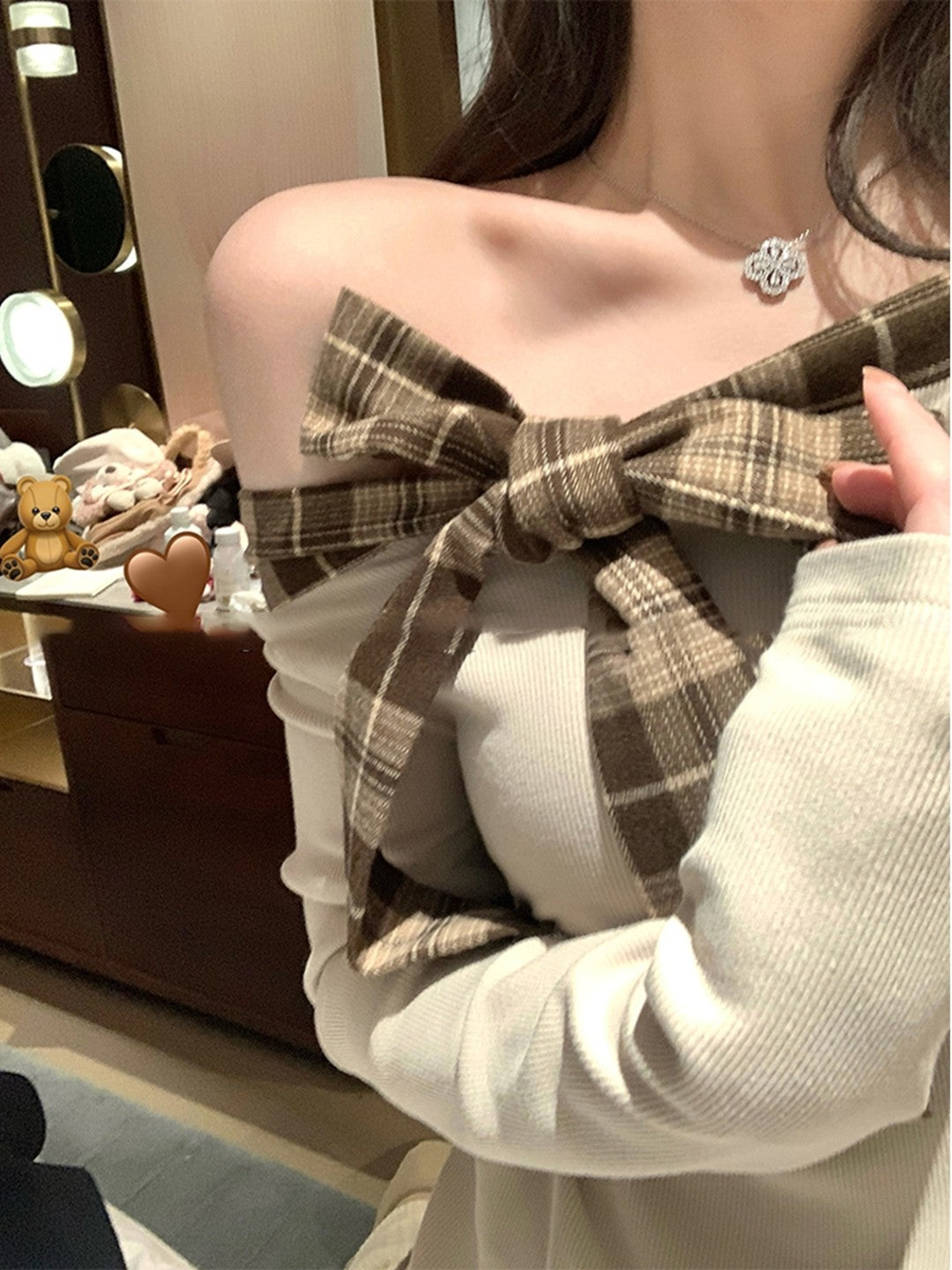Cute and Sweet Plaid One-neck Long-sleeved T-shirt Fashionable Street Short One-Neck Long Sleeve T-Shirt Y2k Top Women Clothing