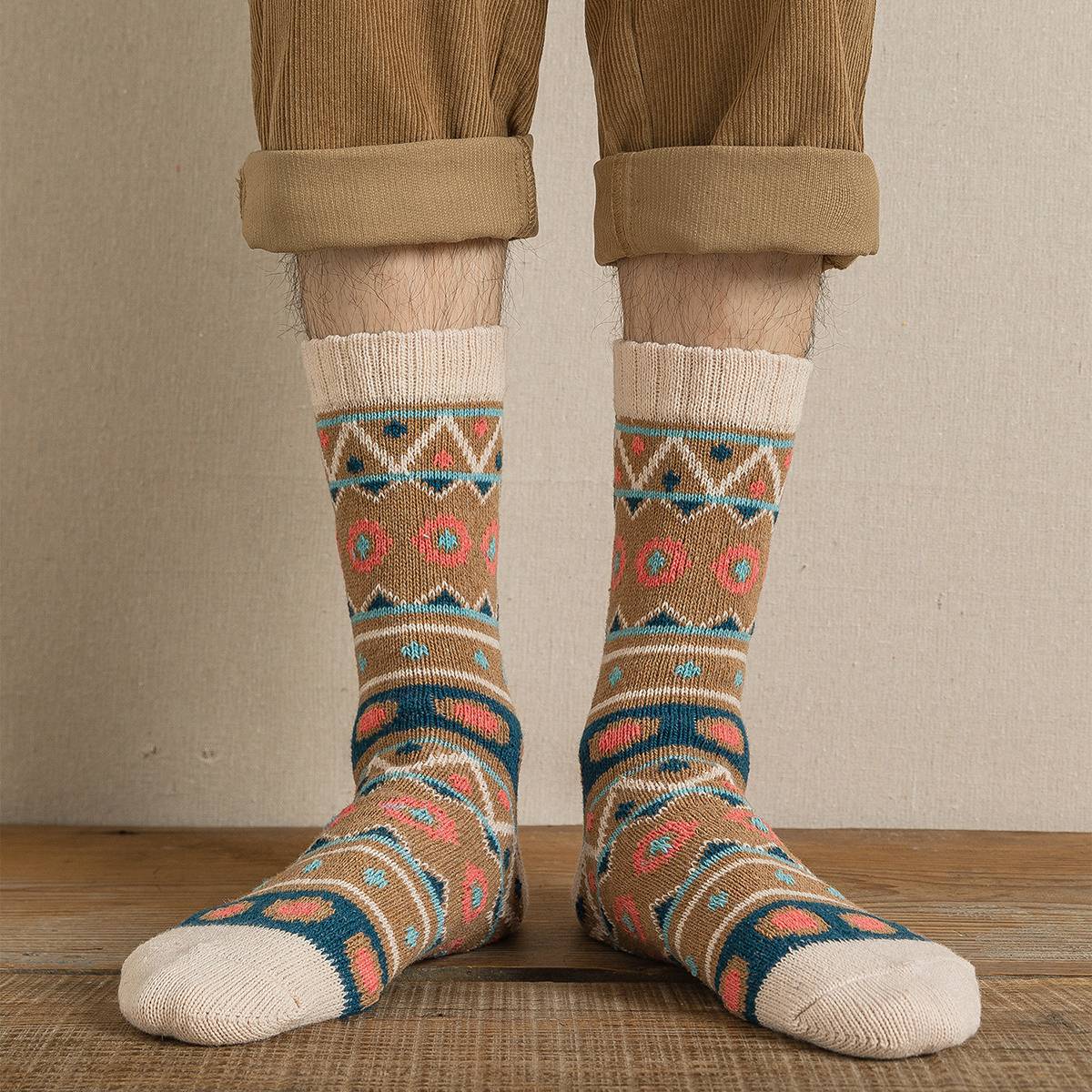 5 Pairs New Man Women Thick Winter Warm Socks Retro Style Dot Wave Pattern Couple Models Free Size