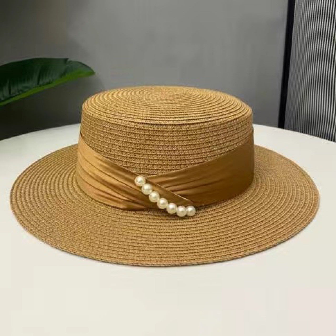 2024 Verão Francês Elegante Chapéus De Palha De Praia Para Mulheres Viseira Boné Ajustado Aba Jazz Viagem Pérola Feminino Casual Chapéu Panamá Quepe