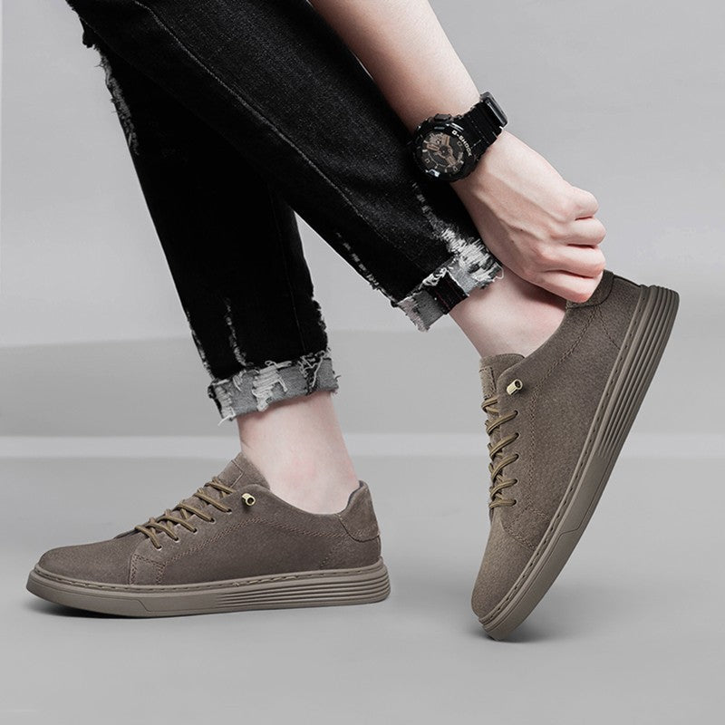 Novo sapato masculino casual de camurça com cadarço, respirável e confortável para caminhada, antiderrapante e resistente ao desgaste, sapatos baixos