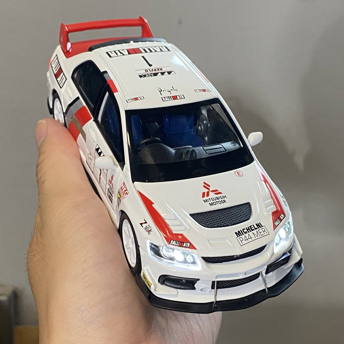 Miniatures 1:32 Mitsubishi Lancer Evolution EVO Petroleum version alloy diecast model sound light toys collection ornament gifts