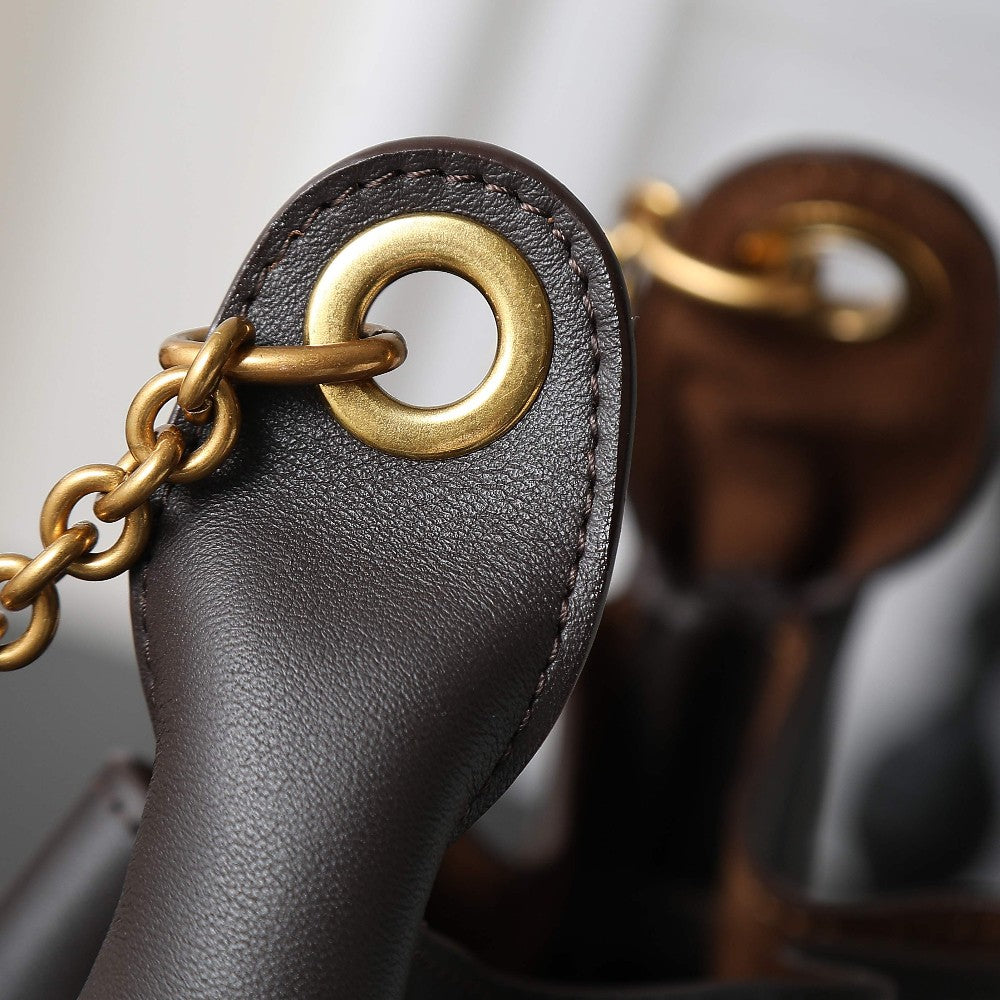 2025 Bolsa de Ombro Feminina de Alta Qualidade Famosa Marca Nova Bolsa de Mão de Couro Genuíno Carteira de Corrente Dourada de Designer de Luxo Feminina